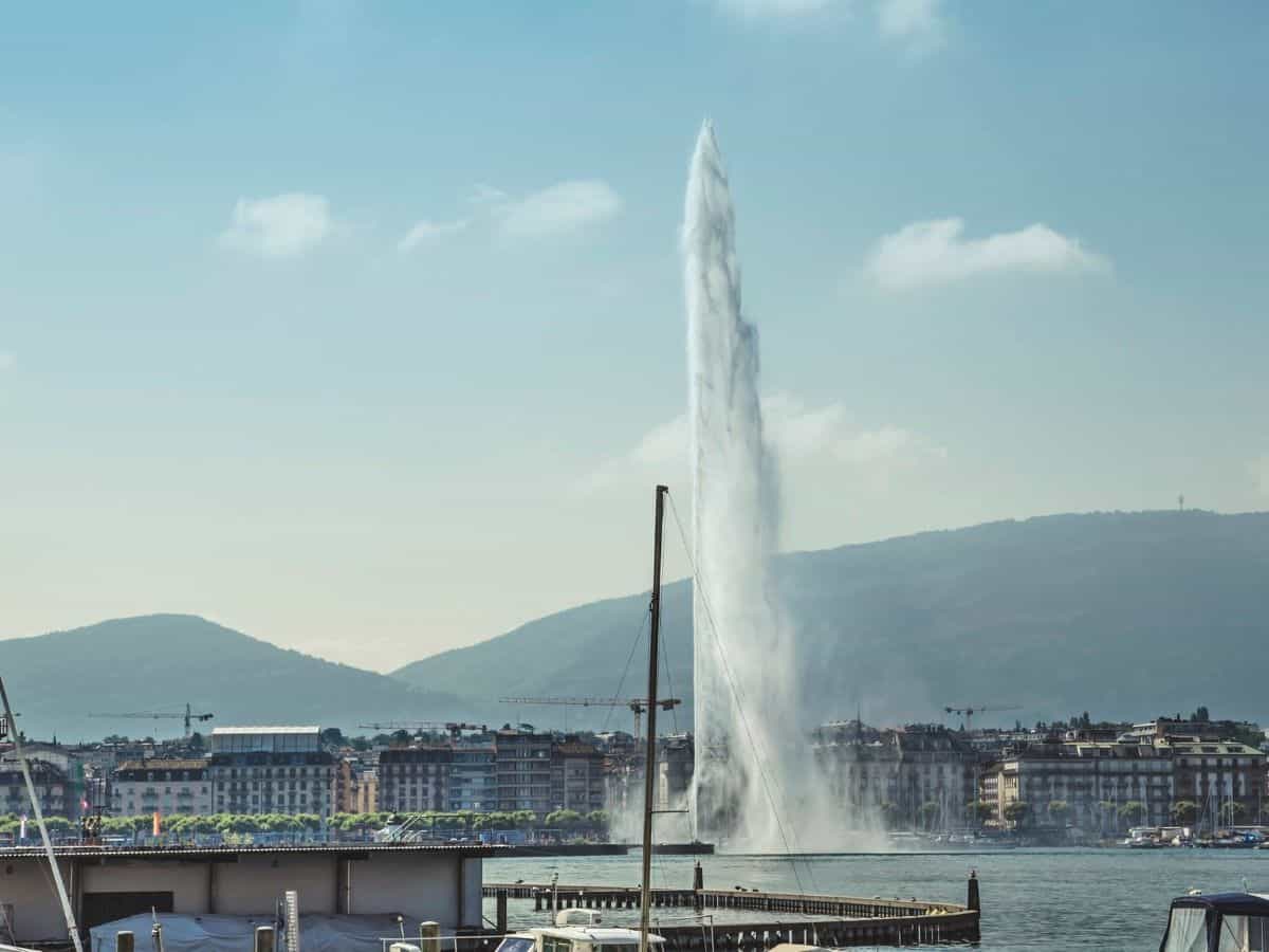Genf Stadtbild mit Fontäne