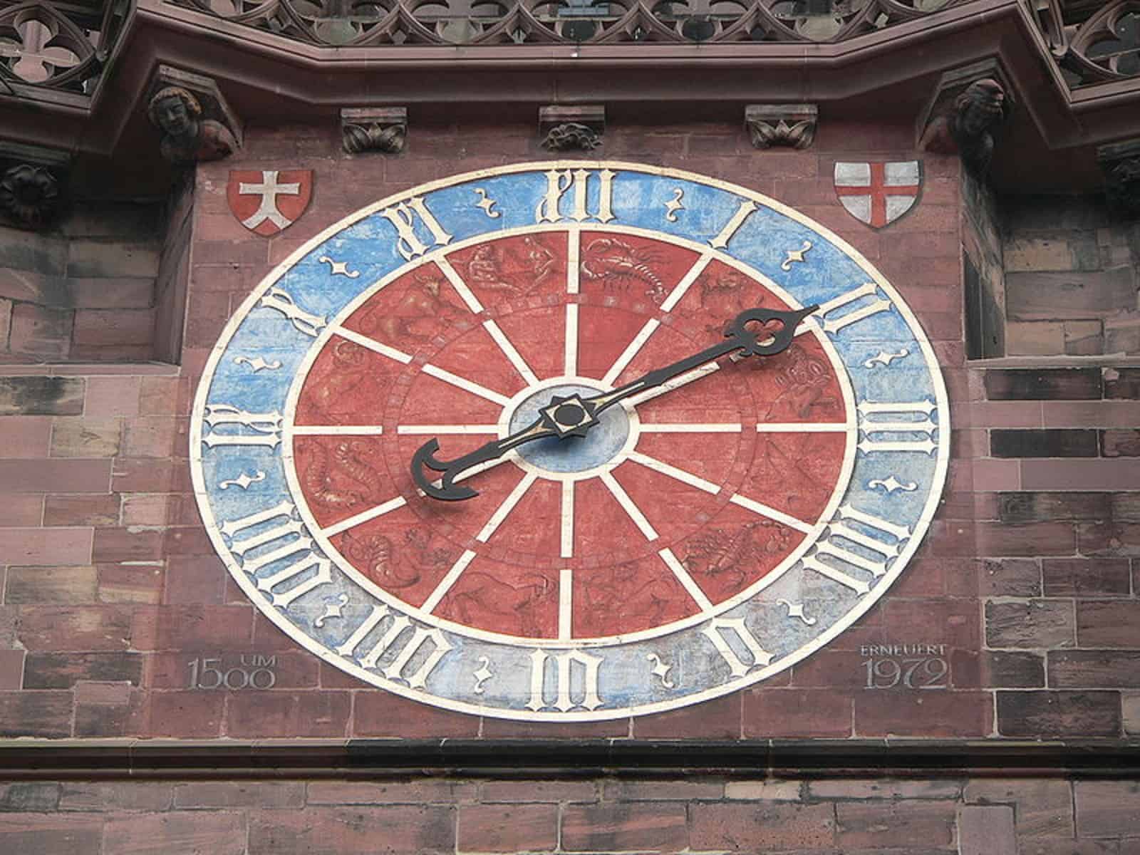 Kirchturmuhr des Freiburger Münsters