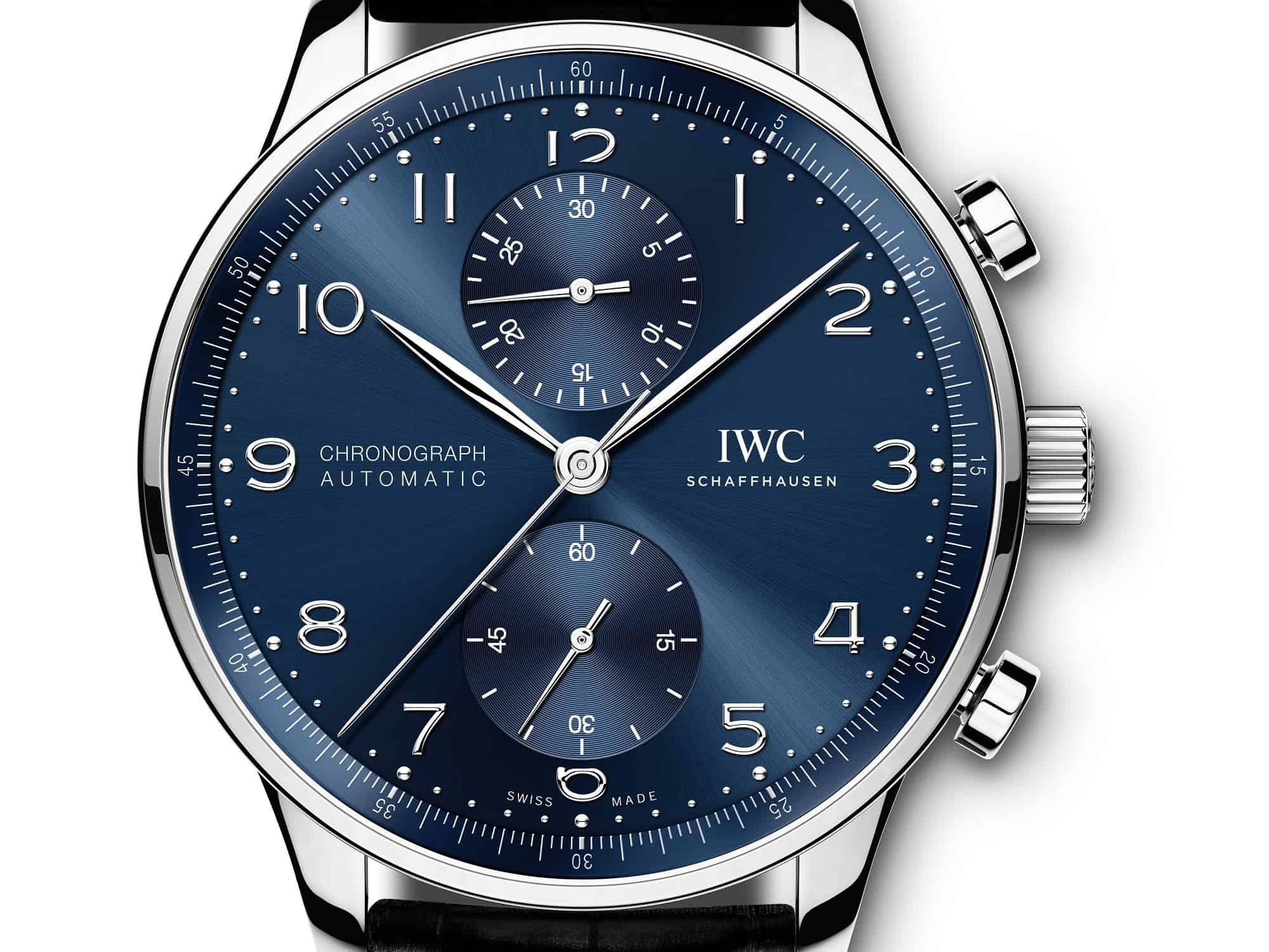 IWC Chronograph mit blauem Zifferblatt in Nahaufnahme