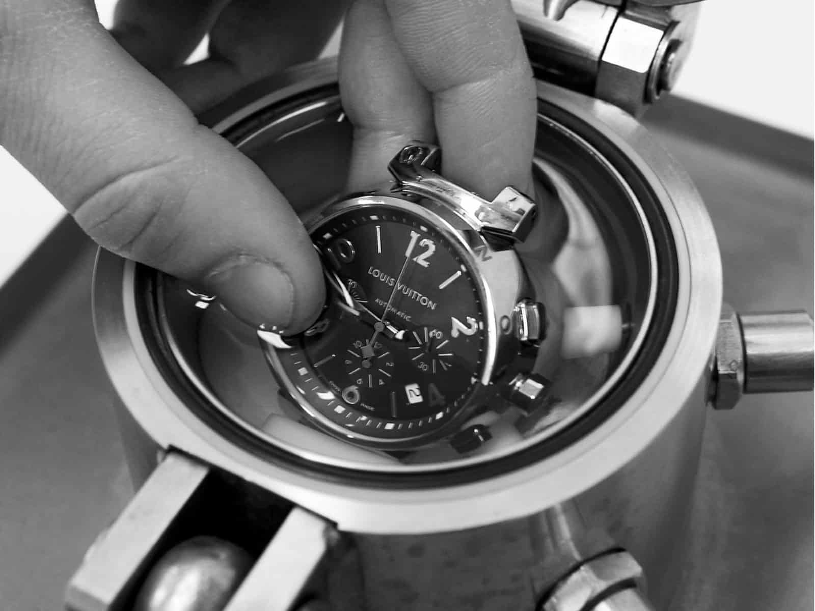 Louis Vouitton Uhrenfabrikation 2007 Prüfung Wasserdichte