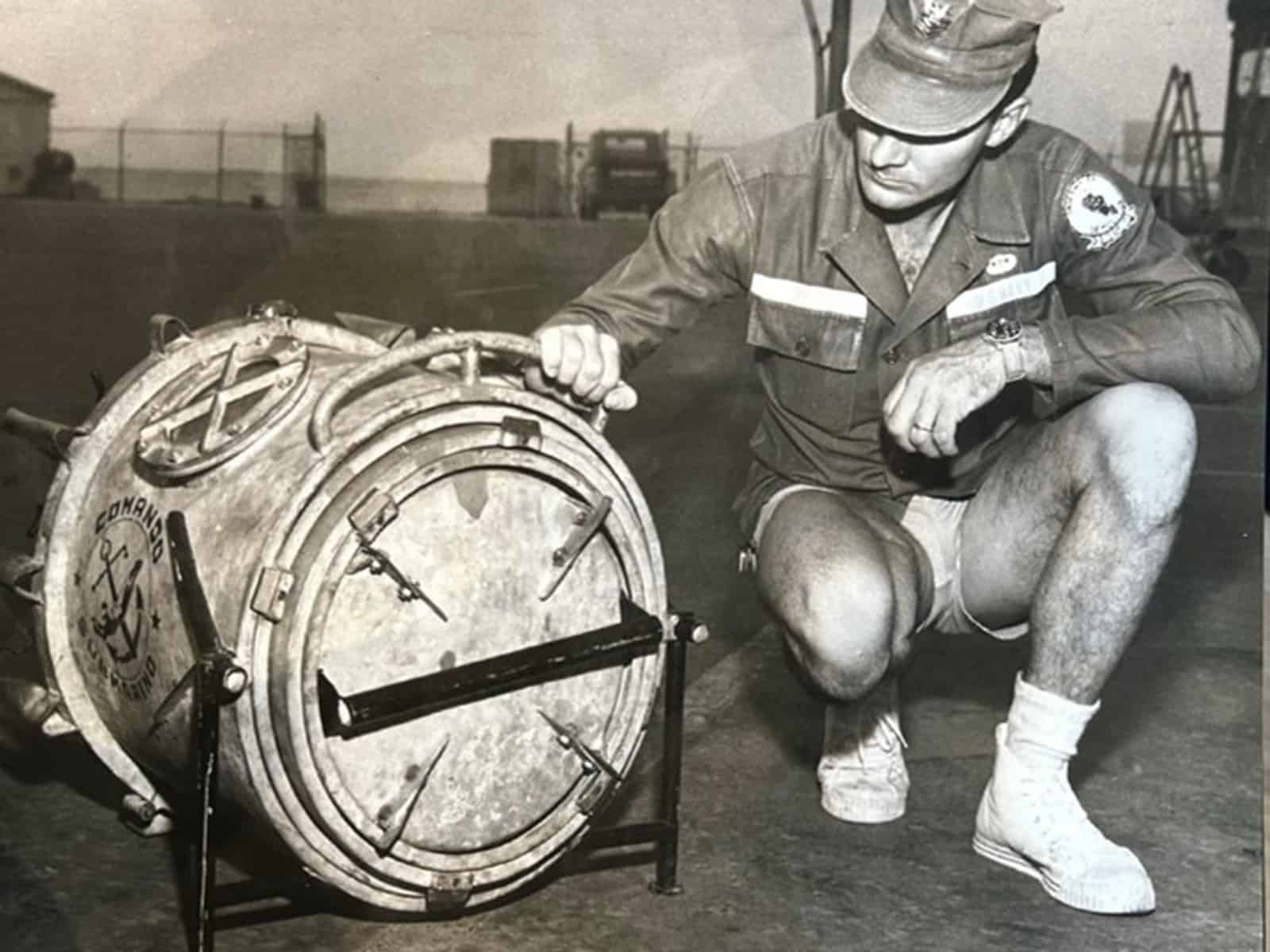 US Navy Taucher des Demolition Teams mit Tudor Milsub